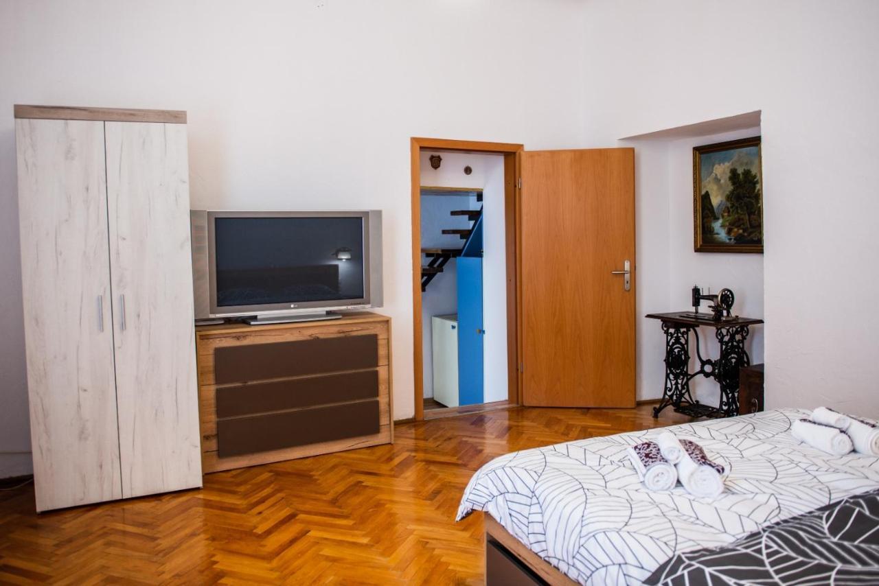 Troll'S House Apartment Sibiu Exterior photo