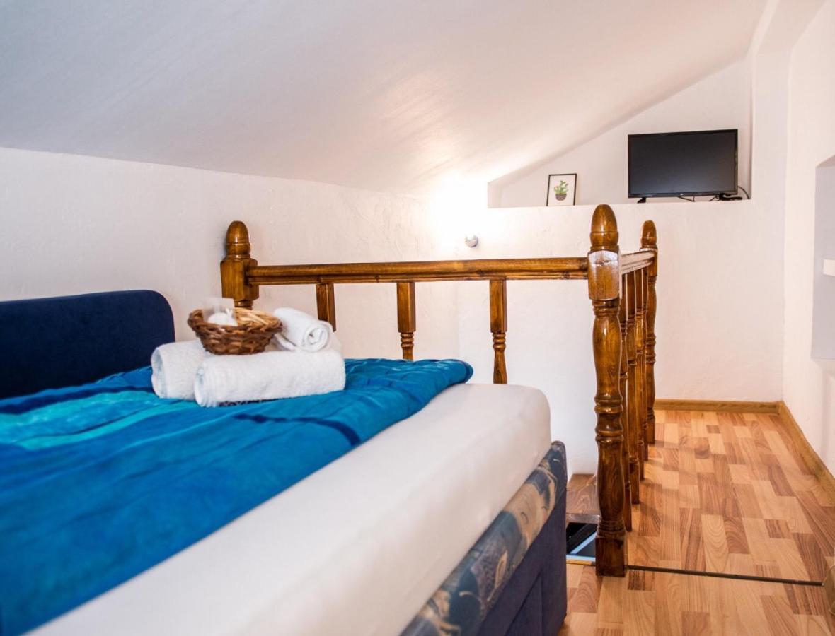 Troll'S House Apartment Sibiu Exterior photo