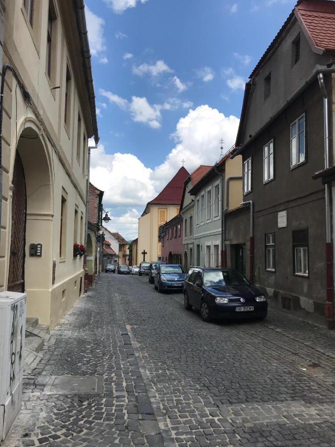 Troll'S House Apartment Sibiu Exterior photo